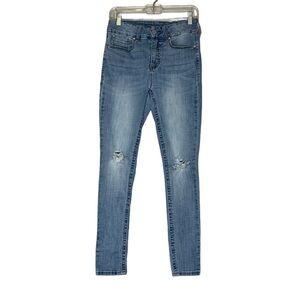 Seven7 tummyless skinny jean.‎ Size 8